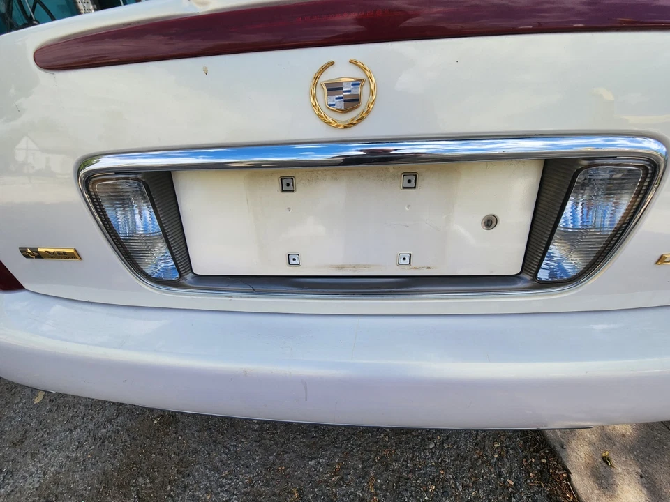 2000 2001 2002 03 2004 2005 Cadillac Deville placa trasera soporte blanco #2 Foto 1 de 1