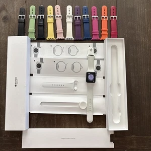 Apple Watch Series 3 GPS 42mm Silver Aluminum Case White Sport Band - MTF22LL/A - Zdjęcie 1 z 9