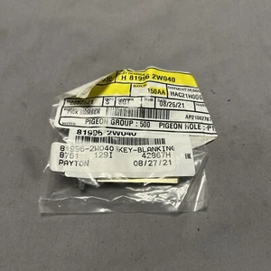 HYUNDAI OEM NOS UNCUT KEY BLANK 81996 2W040 FOR 2013-2018 SANTA FE/SPORT 2019 XL - Picture 1 of 2