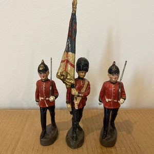 Vintage BRITISCHER SOLDAT Figuren mit Flagge ELASTOLIN 3 Stück - Bild 1 von 4