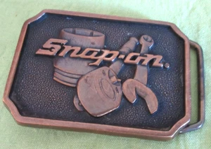 SNAP-ON-TOOLS HERGESTELLT IN DEN USA MASSIV-MESSING GÜRTELSCHNALLE 3 3/8” X 2 3/8” SELTEN ORIGINAL - Bild 1 von 4
