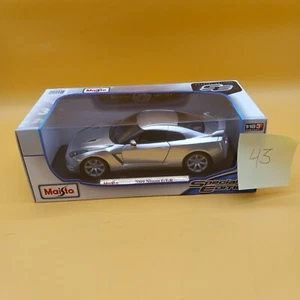 Maisto Special Edition 1:18 Scale Die Cast Car Silver 2009 NISSAN GT-R - Picture 1 of 8