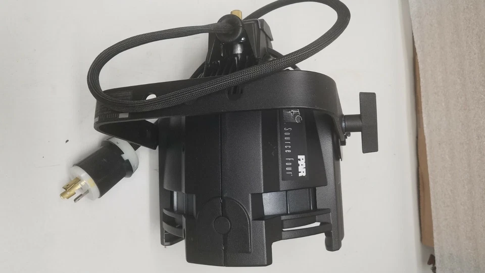 New TC Source Four S4Par Lamps 7061A1006-OC - Image 1 of 4