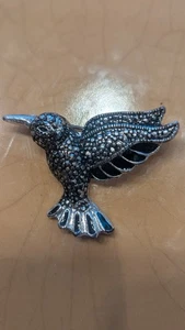 Vintage Hummingbird Figural Brooch Pin Marcasite Black Enamel Silver Tone Metal - Picture 1 of 5