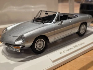 Norev ALFA Romeo 2000 Spider 1973 silbergrau metallic 1:18 187884 NEU in Box - Bild 1 von 10