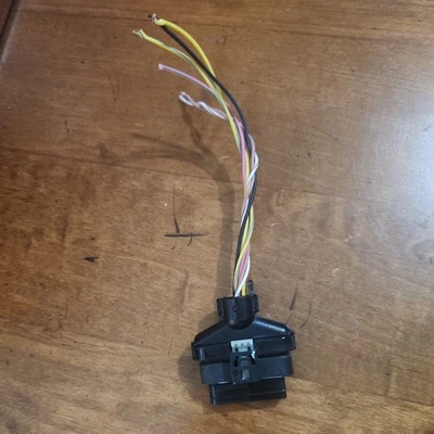 Oem 2025 JEEP COMPASS Radar Sensor Connector 68644476AE - Image 1 of 4