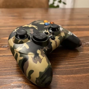 Xbox Pelican Blade Pl-2000 Wireless Controller Camo ohne Dongle schaltet sich für Ersatzteile ein - Bild 1 von 7