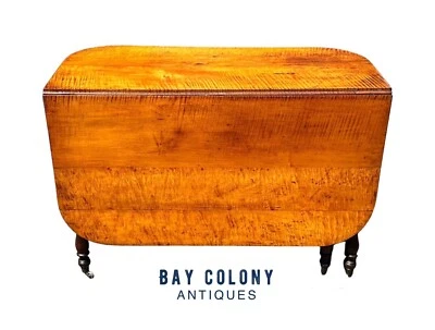 19 世纪早期古董联邦老虎枫树和樱桃摇篮桌 — 第 1/4 张图片