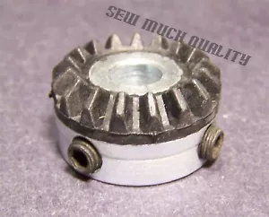 GEAR Rotary Hook Drive Singer 778 900 900-3 920 920-3 925 935U 1036 1200 1060 + - Picture 1 of 5