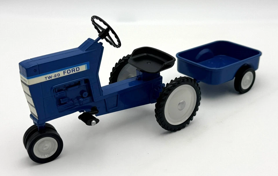 ERTL - Ford TW-20 Pedal Tractor with Trailer - 1:8 Scale - Image 1 of 4
