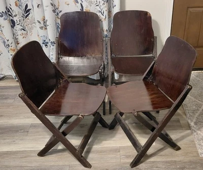 Juego de 4 sillas plegables de madera vintage American Seating Co. Grand Rapids MI EE. UU. Foto 1 de 4