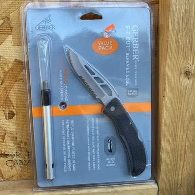 Gerber E-Z-Out Pocket Knife Serrated Edge New With Diamond Knife Sharpener