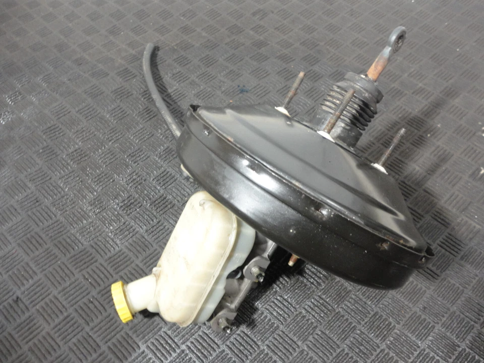2006 CHRYSLER TOWN & COUNTRY TOURING 3.8L POWER BRAKE BOOSTER MASTER CYLINDER - Image 1 of 4