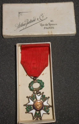 legion d'honneur 1870 petit modèle  36 mm + boite arthus bertrand - Photo 1/4