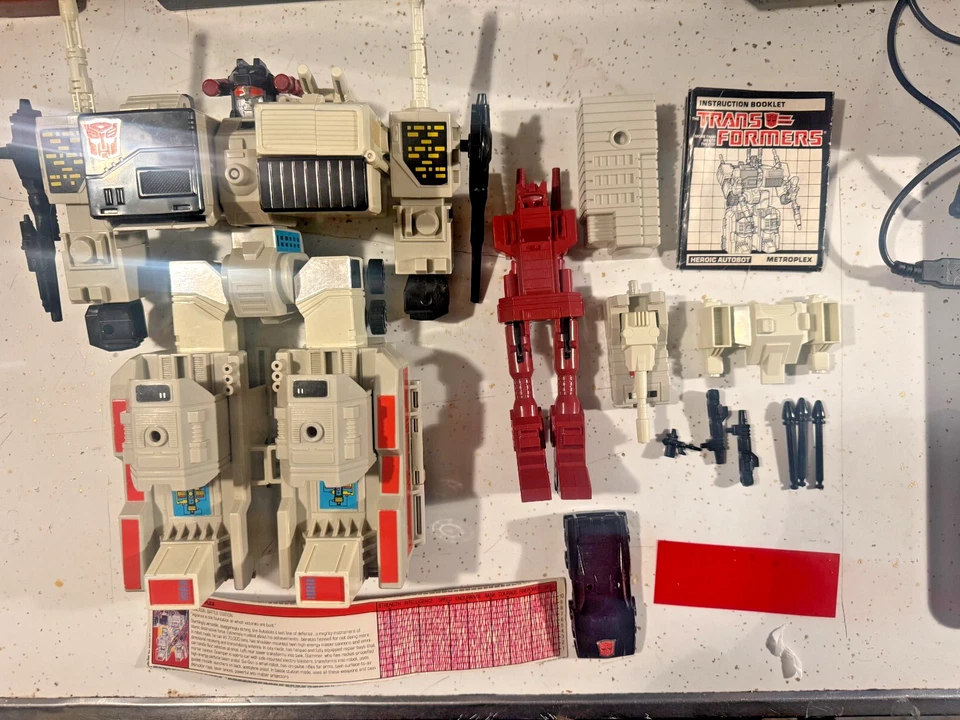 Transformer Metroplex 1985 Autobot Robot No Box 99% G1 Vintage Battle Station US - Image 1 of 3