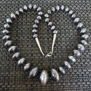 25" STRANG handgefertigtes Sterlingsilber graduiert Navajo Perlen Halskette 77g - Bild 1 von 14