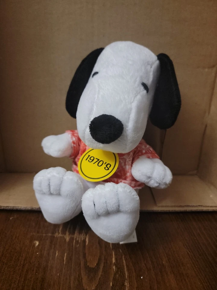 Peluche Snoopy Dan Dee Peanuts Celebrando 60 Años 70 Con Etiquetas 8" Foto 1 de 4