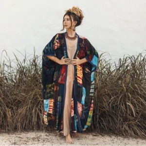 Maxi plumero kimono dashi retazos boho hecho a mano Catori talla única talla grande XXXL - Imagen 1 de 4