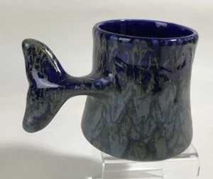 Vintage 80er Walschwanz Becher Doug Wylie Orginal Tonfisch blau Tropf Keramik EUC - Bild 1 von 17