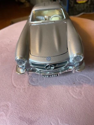 Vintage Bburago 1954 Mercedes 300 SL No. 3015 1/18 Scale Made in Italy - 9" long - Image 1 of 4