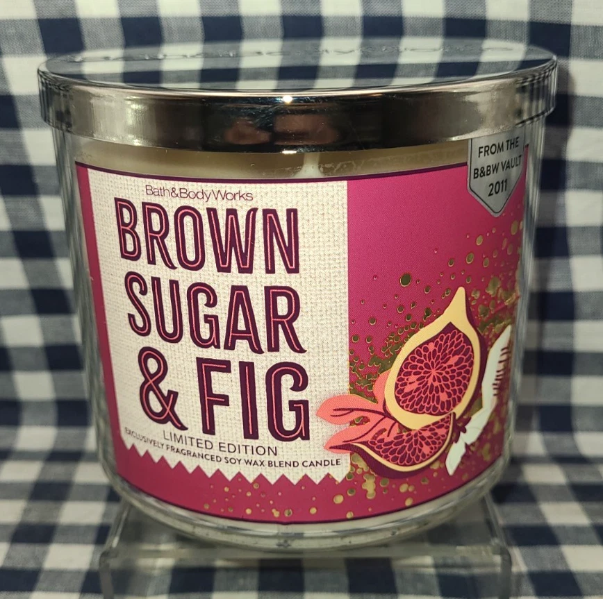 TOTALMENTE NUEVO Vela de 3 mechas de azúcar morena e higo 25-45 horas de combustión 14 oz Baño y cuerpo funciona Foto 1 de 1