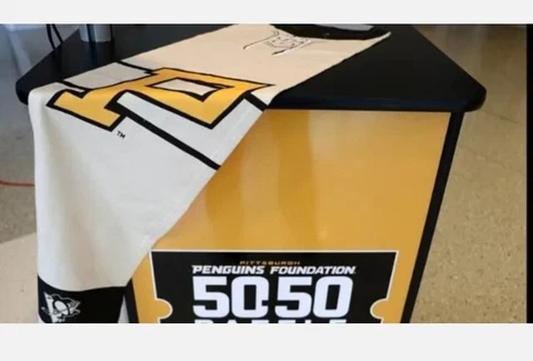 Pittsburgh Penguins Fitness Towel - 2022-2023 charity bag Winter Classic Style Cover