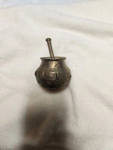 Vintage Brass etched Small Morter & Pestle pharmacy medicine Patina collectable - Picture 1 of 4