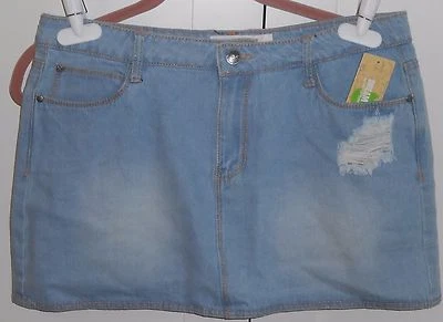 WOMEN'S DOL/SELENA GOMEZ LIGHT WASH DISTRESSED/DESTRUCTED DENIM SKIRT/11 JRS.  - Image 1 of 2