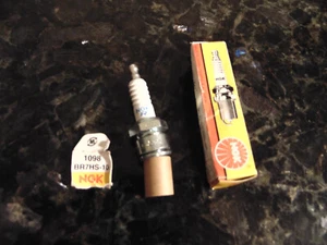 ONE NGK BR7HS-10 "NICKEL" Standard Plug Spark Plug 1098 - Picture 1 of 6