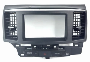Borde de ventilación de radio para tablero Mitsubishi Evolution X 2008-2015 e interruptor de peligro OEM - Imagen 1 de 11