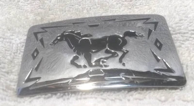 Plata Cromo Brillante Galopante Caballo Hebilla Borde Grabado Cámaras Hecho en EE. UU. ECU Foto 1 de 4