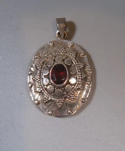 Vintage Sterling Silver Pendant Garnet Hallmarked - Picture 1 of 4