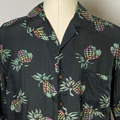Camisa masculina ícone de seda 100% seda tamanho G preta multi botão de estampa de abacaxi havaiano - Imagem 1 de 4