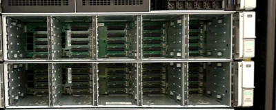 HP StorageWorks D3700 25-Bay 2.5" SAS Disk Array QW967A – With Rail kit - Image 1 of 2