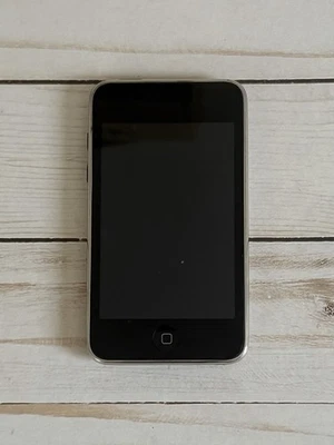 Apple iPod Touch Model No.A1288 1st Generation 8GB Silver Not Working - Image 1 of 4