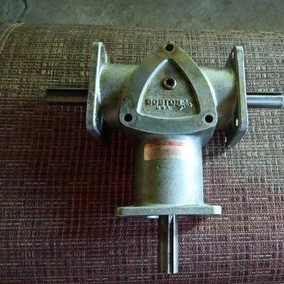 Boston Gear RA1531 Right Angle Spiral Bevel Gear Drive NO BOX - Image 1 of 4