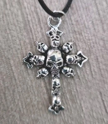 Calavera Crucifijo Tibetano Plata Collar Sobre Cuello Negro Cordón, Halloween, Gótico Foto 1 de 3