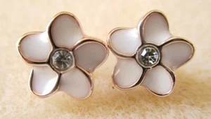 SHANK BUTTONS WHITE 5 PETAL & CRYSTAL FLOWER ROSE GOLD BACK - 10 PCS 10MM - Picture 1 of 6