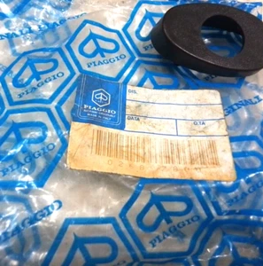 Basis Halterung Spiegel Rechts Piaggio Vespa Cosa 2 (91-97) Original 268978 - Bild 1 von 5