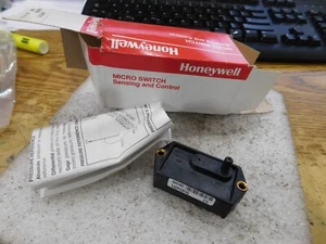 Honeywell Model:  142PC01G  Amplified Pressure Switch.  New Old Stock - Picture 1 of 2