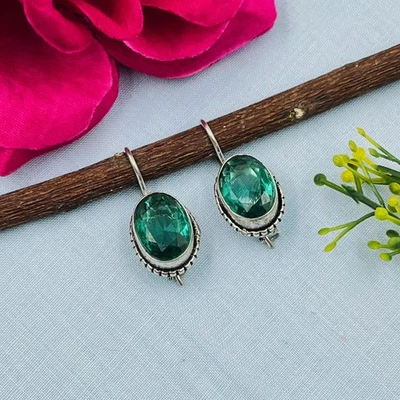 Pendientes colgantes de plata de ley 925 con piedras preciosas de turmalina verde Foto 1 de 3