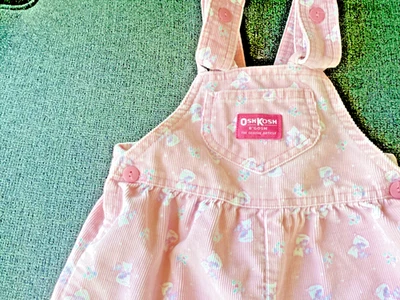 Macacão OshKosh B’Gosh 80’s Vintage 4T Veludo Rosa Floral e Gato  - Imagem 1 de 4