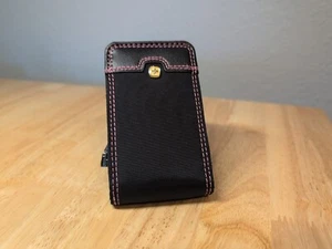 Estuche para cámara pequeña Wenger en negro con costuras rosas WA-7806-02 - BUEN ESTADO - Imagen 1 de 8
