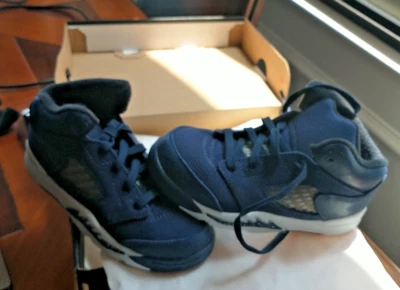 Novo Nike Air Jordan 5 retrô meia-noite azul marinho preto FN5454-400 TD tamanho 10 10C novo na caixa - Imagem 1 de 4