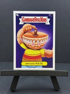 2024 MÜLL EIMER KINDER GPK KIDS AT PLAY BASE Rotate Nate 8a NM - Bild 1 von 1