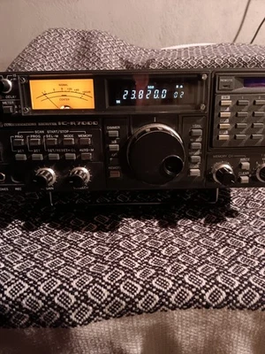ICOM IC-R7000 HF, VHF, UHF Wide Band Receiver - schön - funktioniert gut - Bild 1 von 4