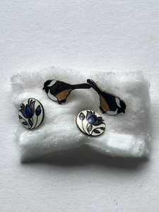 VTG Lot of 2 Enamel Plated Birds Chickadee and flower Pierced earrings - Picture 1 of 12
