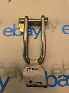 Wichard Key Pin Shackle - Diameter 6mm - 1/4" - Picture 1 of 7