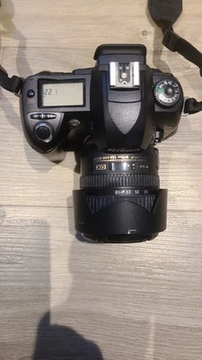 Nikon D D70s 6.1MP Digital SLR Camera - Black (Kit w/ 18-70mm Lens)+70-300mm  - Image 1 of 4