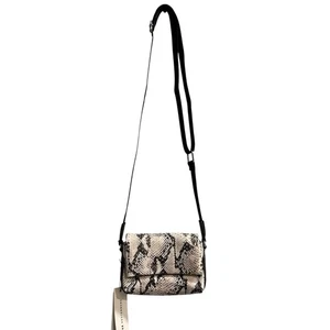 Mini Bandolera Aimee Kestenberg Sorrento Cuero Vainilla Borde Piel de Serpiente $148 - Imagen 1 de 12